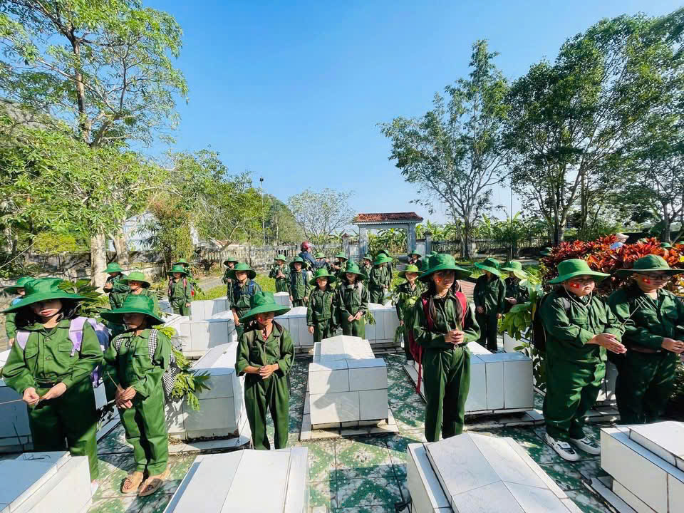 gen n z7359170127280 958d1b1b964f3a051eb7f7e0067db395